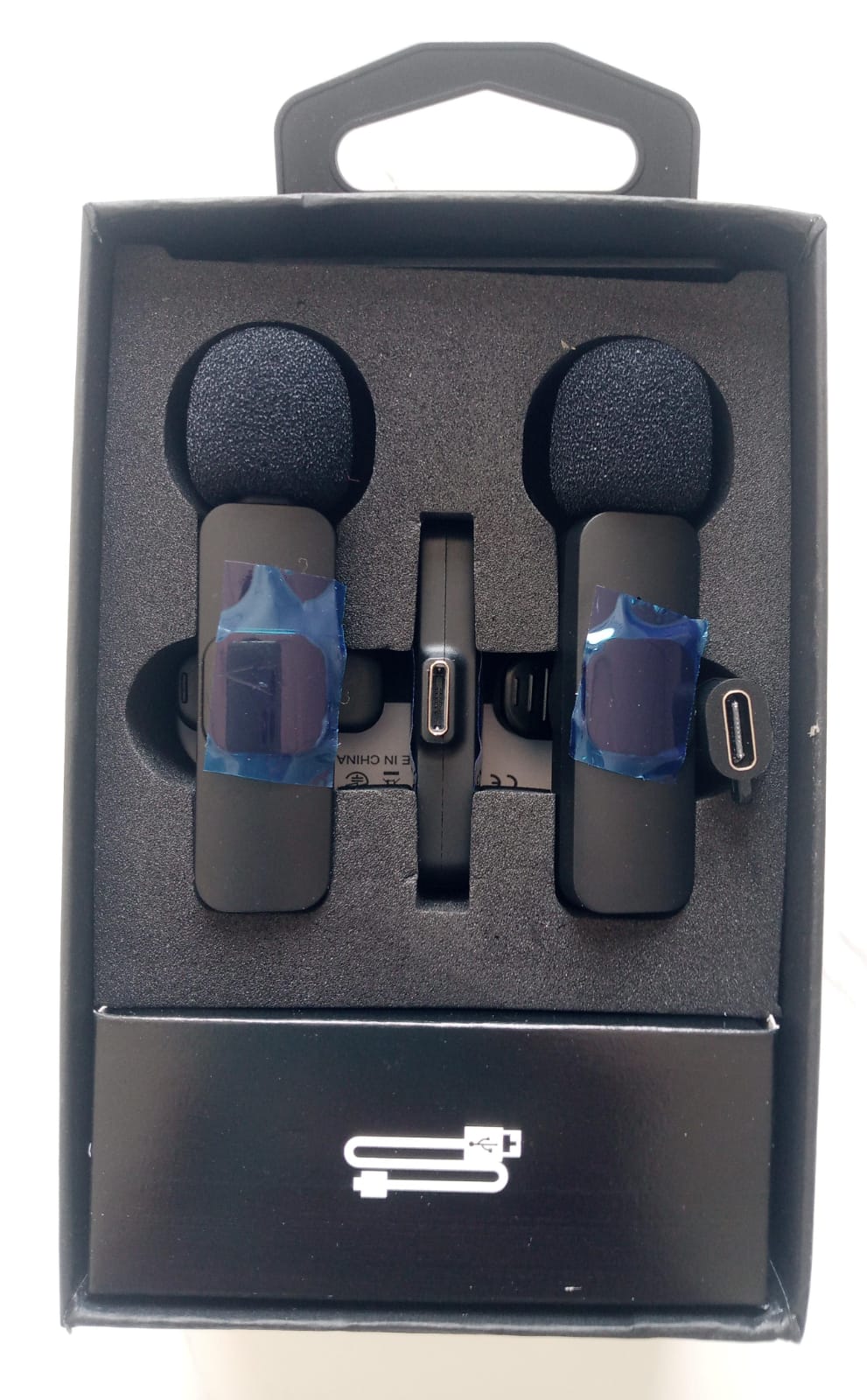 Wireless Clip-On Microphone with Noise Reduction for  Clear Audio
